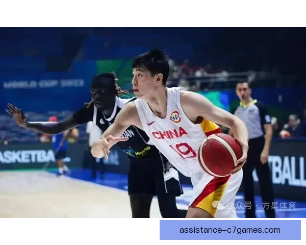 中国男篮备战世界杯热身赛状态回暖引发球迷期待全力冲击巴黎奥运资格