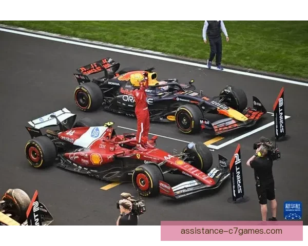 F1赛季激烈竞争继续 汉密尔顿与维斯塔潘领跑冠军之争